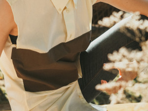 Projekt Tvorbou se zabývá upcyklací starého oblečení.