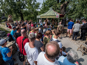 Do hlubocké zoo dorazilo hodně lidí.