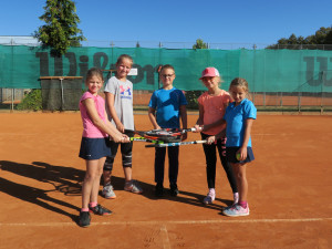 Tenisový klub LTC Tonstav - Service České Budějovice pořádá v úterý 4. září od 17:00 hodin nábor dětí narozených v letech 2010 až 2013.