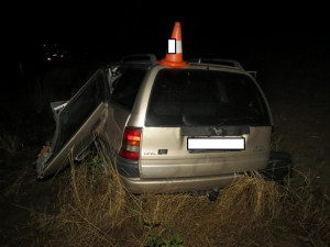 U Štěpánovic se srazila dvě osobní auta. Silnice je uzavřená