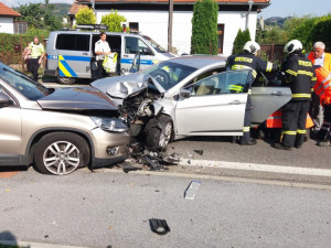 Při srážce dvou aut ve Volyni se zranilo pět lidí