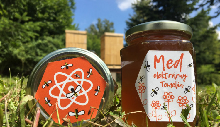 ČEZ využívá med jako netradiční dárek z prostředí jaderné elektrárny