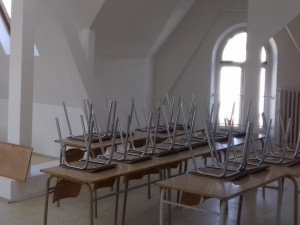 Učebny jsou nově vybaveny rozvody rychlého internetu-