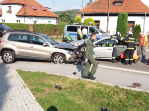Při dopravní nehodě ve Volyni se zranilo pět lidí.