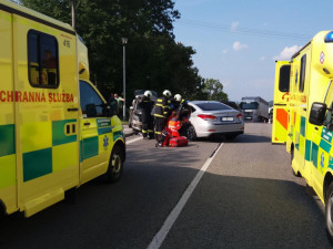 Při dopravní nehodě ve Volyni se zranilo pět lidí.