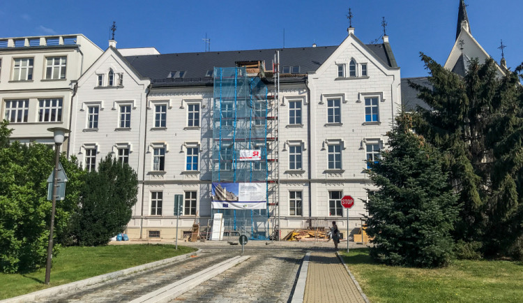 Ve škole bude bezbariérový přístup.