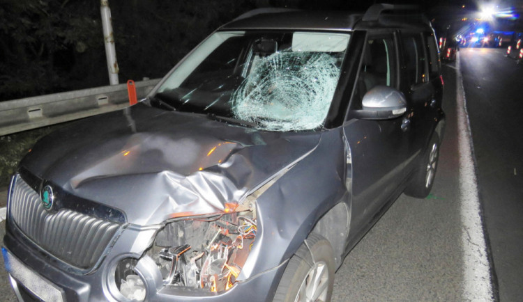 V Písku nepřežila mladá žena střet s osobním autem.