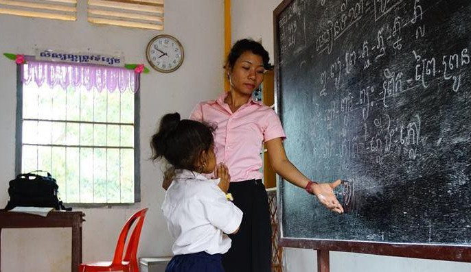 Děti v Kambodži mohou díky organizaci Hvězdice chodit do školy.