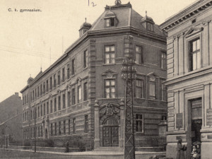 O historii budějckého gymnázia vypráví nový výstava v Jihočeském muzeu