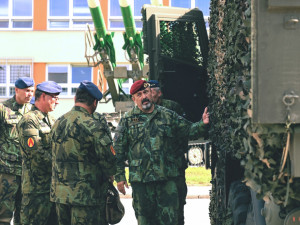 Generál Opata si rovněž prohlédl prototyp nákladního automobilu Tatra 810-V-P-MBS