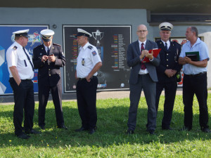 Dopravní policisté při soutěži o regulčíka roku řídili rušnou budějckou křižovatku.