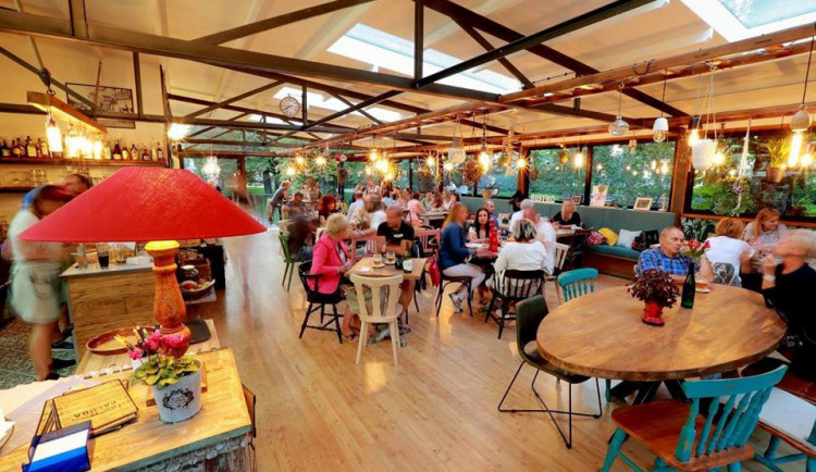 Restaurace paluba v Český Budějovicích.