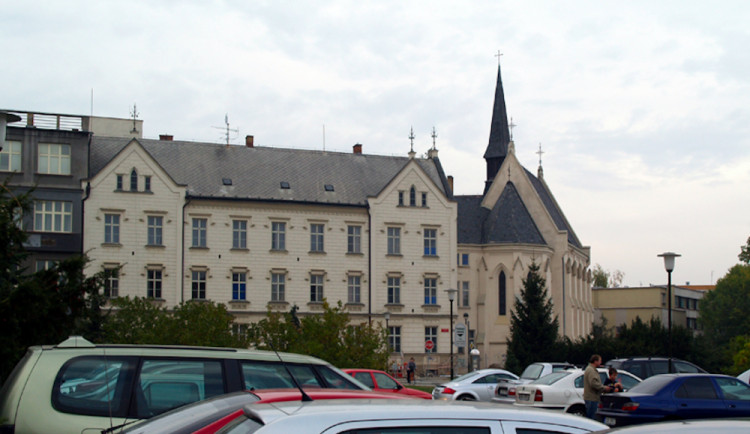 Po „sametové revoluci“ v roce 1989 se nad Vladimírem Iljičem začala stahovat mračna.