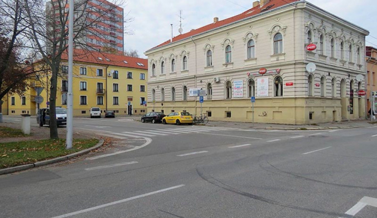 Podomní prodejci byli chyceni v budějcké ulice U Trojice