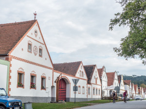 Obnovenou historickou kovárnu představily Holašovice u příležitosti dvacátého výročí zapsání obce na seznam památek Unesco.