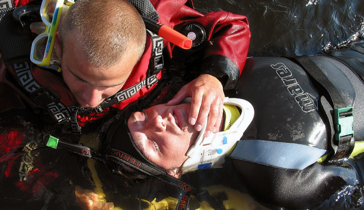 Záchrana tonoucího.