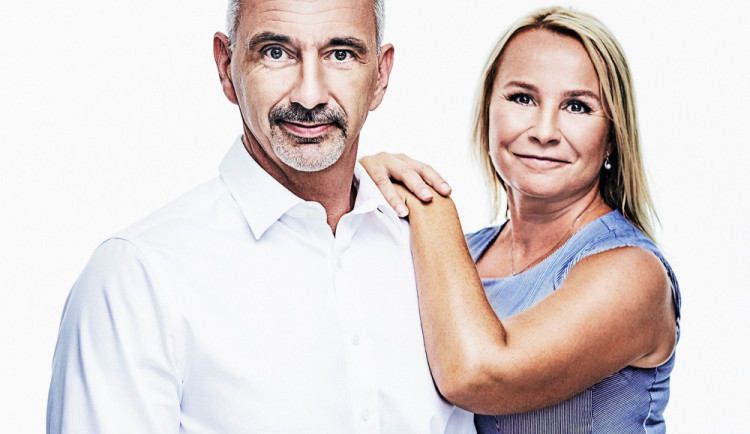 Volební lídr českobudějovické ODS Martin Kuba s Lucií Kozlovou, která je na čtvrtém místě kandidátky.