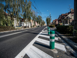 Balisety v Lidické třídě v Českých Budějovicích.