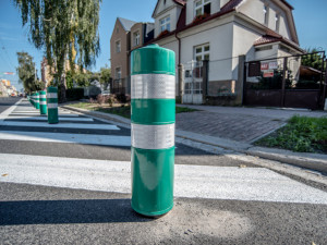 Balisety v Lidické třídě v Českých Budějovicích.