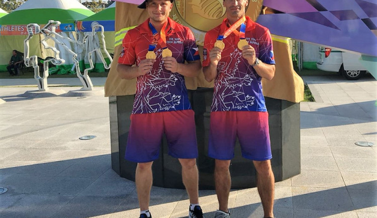 Zlaté medaile vybojovali jihočeští profesionální hasiči Michal Brousil a David Kubiš při světových hrách v Jižní  Koreji.