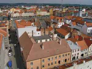 PŘEDVOLEBNÍ KORIDA: Co podle volebních lídrů nejvíc pálí České Budějovice? Co je potřeba změnit?