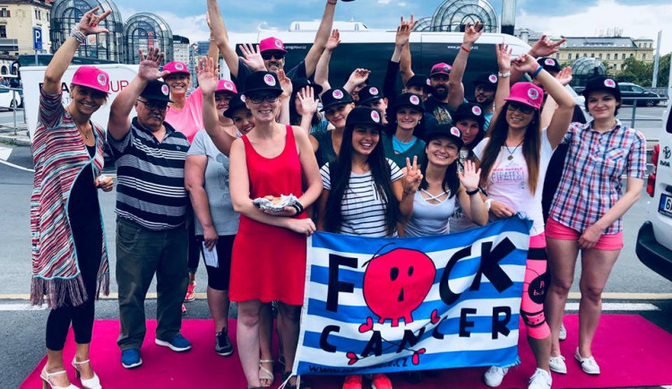 Parta, která letos vyrazila na ozdravný pobyt na Orlíku.