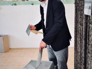 Juraj Thoma už do urny svůj hlas vhodil. Zdroj: Facebook Hnutí Občané pro Budějovice
