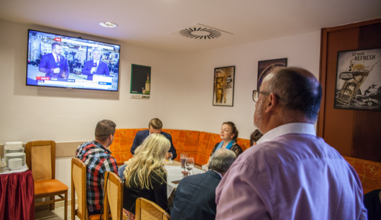 Vítěz voleb hnutí ANO už jednalo se všemi stranami.