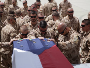 Vojáci zabili spolupachatele útoku na tři Čechy v Afghánistánu