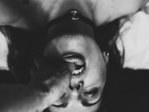 Obyčejné ženy jsou nejkrásnější. Nahá dívka u motorky je jen prodávání masa, říká mladý fotograf