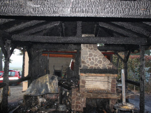 Škodu za sedm milionů korun způsbil na Strakonicku požár pergoly