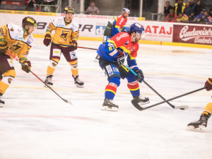 Motor slaví výhru.