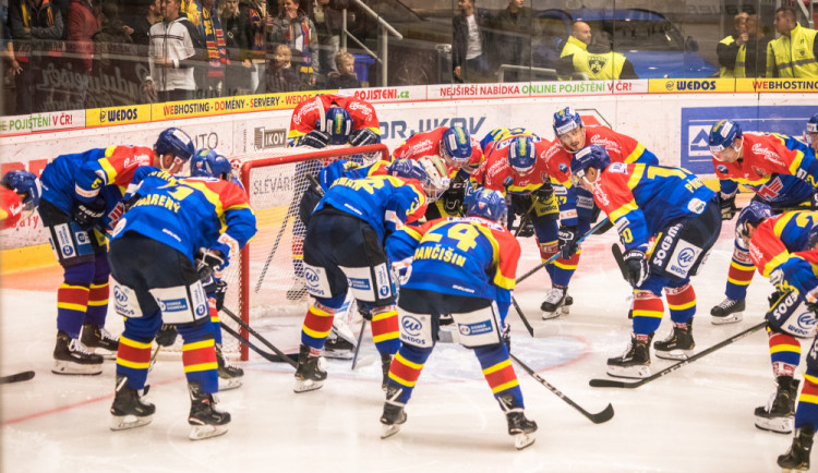 Motor slaví výhru.