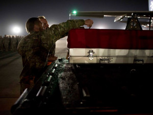 S Procházkou se už před odletem z Afghánistánu na bagrámském letišti rozloučili jeho kolegové.