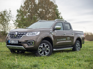 Dělník i výletník. Terénní pick-up Alaskan nabízí za bezkonkurenční cenu skvělé jízdní vlastnosti.