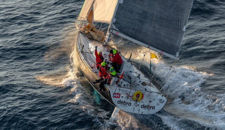 Česká loď ovládla prestižní závod.