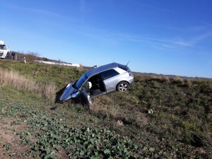 Tragickou nehodu u Zlivice na Písecku nepřežili dva lidé. Další tři jsou těžce zraněni