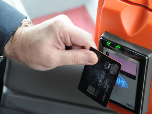 Jihočeský kraj zavede ve veřejné dopravě bezkontaktní a mobilní platby