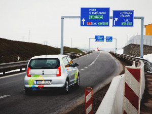 Budějce mají carsharing, ke kterému stačí pouze registrace na mobilu