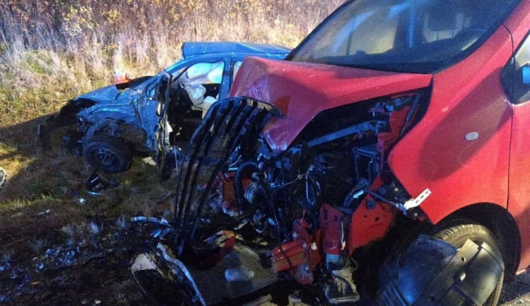 Tragická dopravní nehoda z úterního večera u obce Hořice na Šumavě na Českokrumlovsku má třetí oběť.