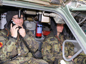 Osádka odpalovacího zařízení 2P25 hlásí připravenost k boji