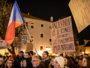I v Budějcích si lidé připomněli Den boje za svobodu a demokracii