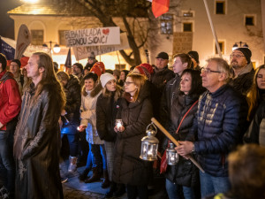 I v Budějcích si lidé připomněli Den boje za svobodu a demokracii