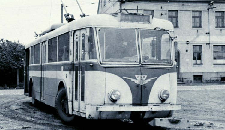 DRBNA HISTORIČKA: Zmizely historické trolejbusy, třeba hřbitovní nebo včelín