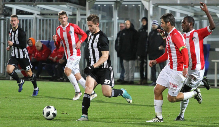 Dynamo přejelo Žižkov a přezimuje na prvním místě