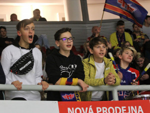 Druhý kotel vytvořili na protilehlé straně Budvar arény žáci českobudějovické Základní školy Kubatova. A fandění jim šlo perfektně!