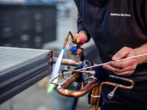 Hauser nabídne zkušeným zámečníkům 45 tisíc korun