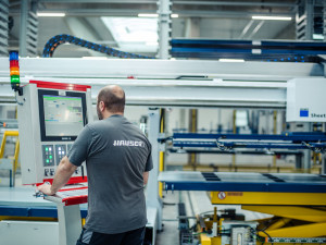 Hauser nabídne zkušeným zámečníkům 45 tisíc korun