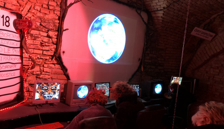 V Borovanech se otevřely pekelné brány. Hrnou se do nich tisíce návštěvníků.