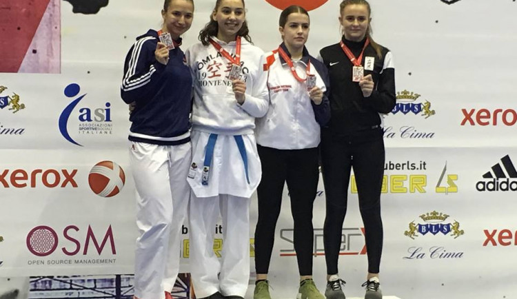 Martina Šáchová z TJ karate získala stříbrnou medaili ve světové lize